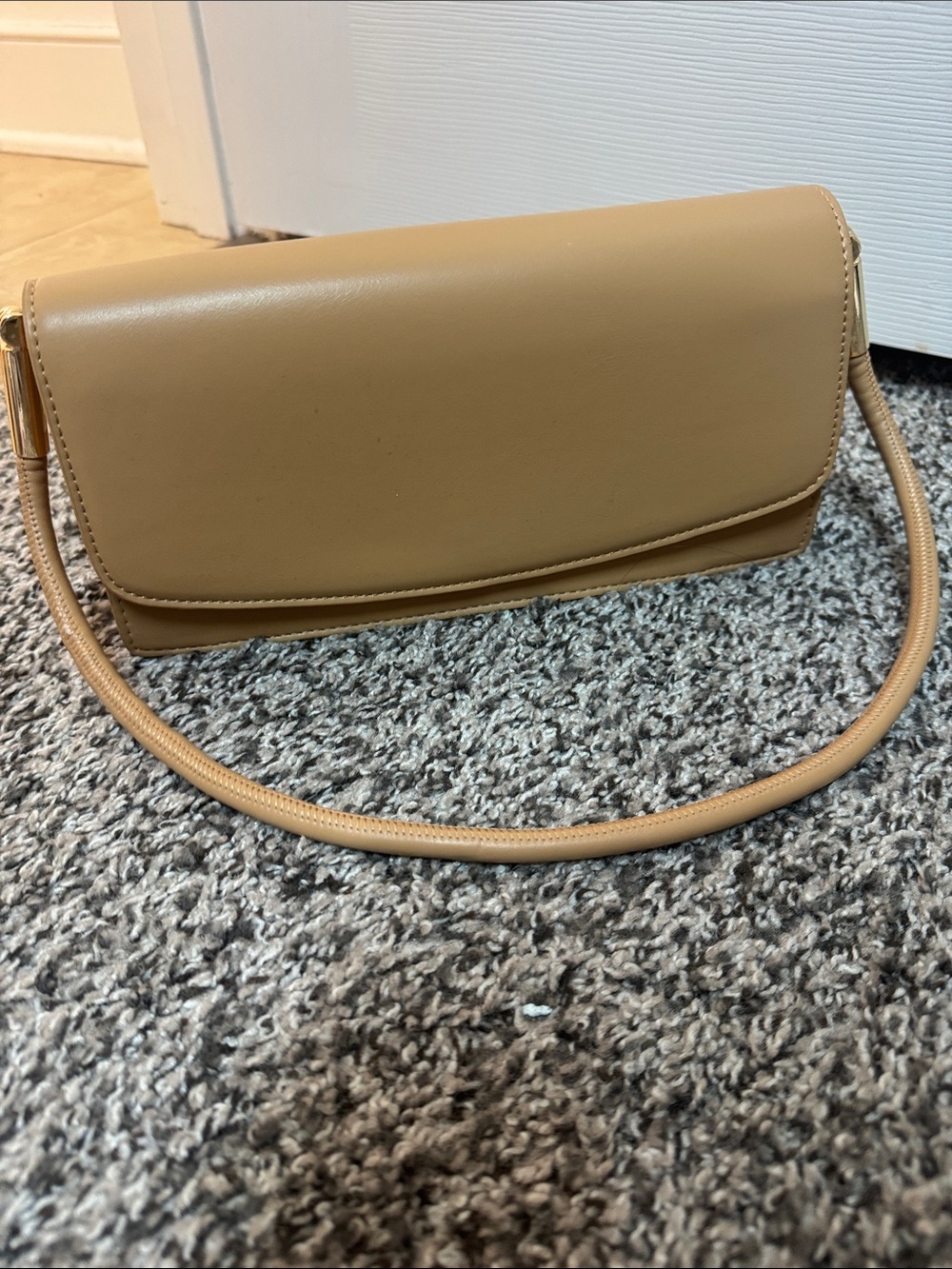 Classic Tan Shoulder Bag - Minimal Leather Crossbody